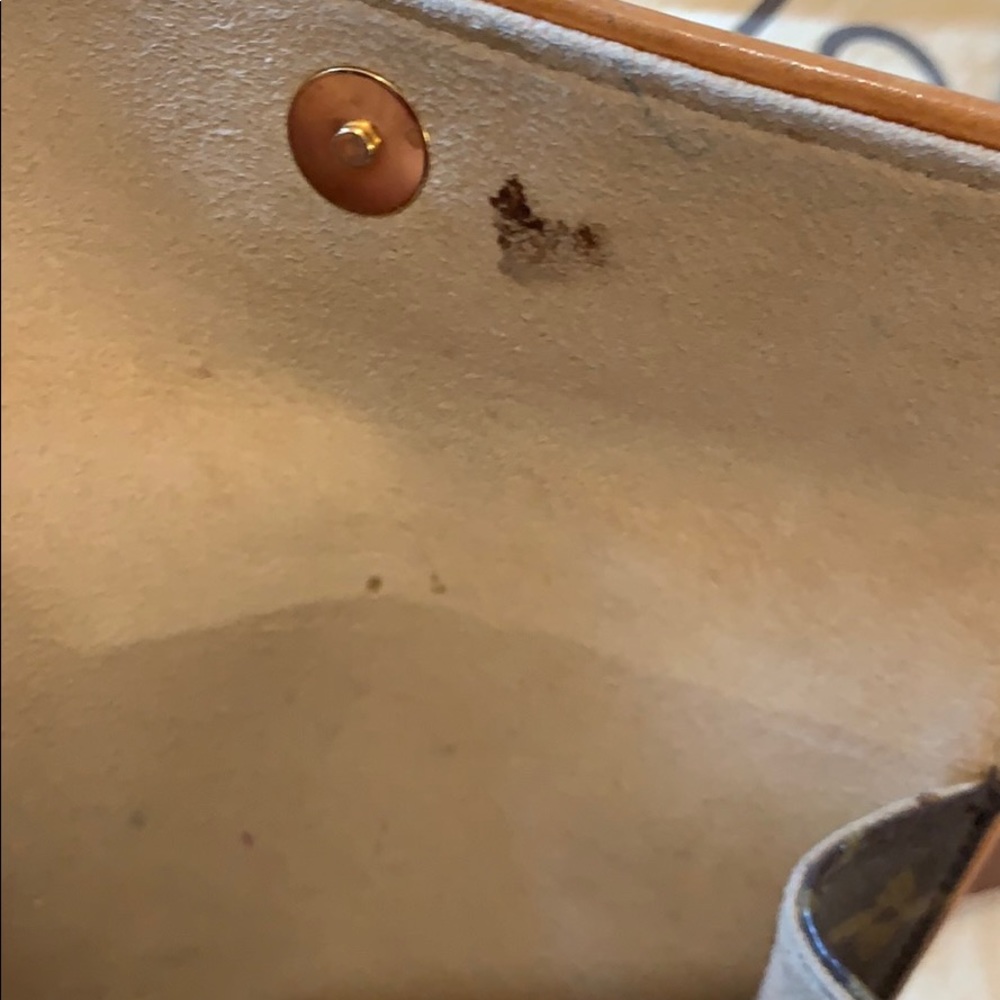 Louis Vuitton waist bag Florentine make an offer - Picture 2 of 8